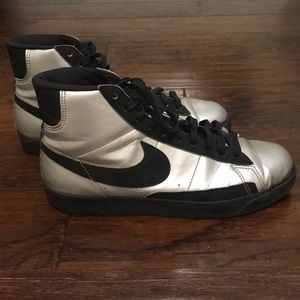 Nike High Tops Silver & Black Women’s Size 7.5